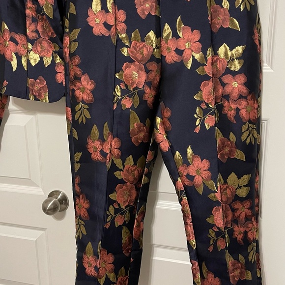 NWT Women’s Pantsuit, Jacket Size XS, Pants Size Small - Picture 4 of 4